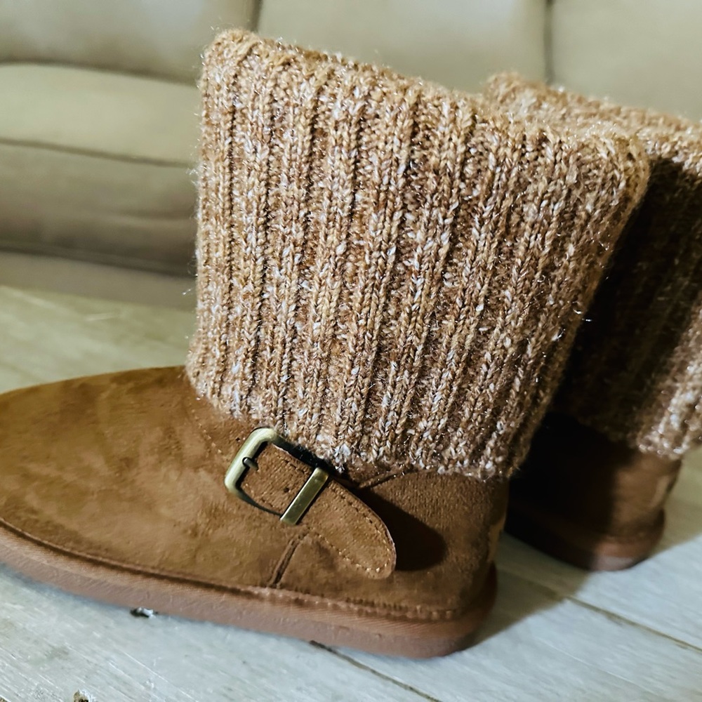 Chestnut lined boots. - Picture 7 of 7